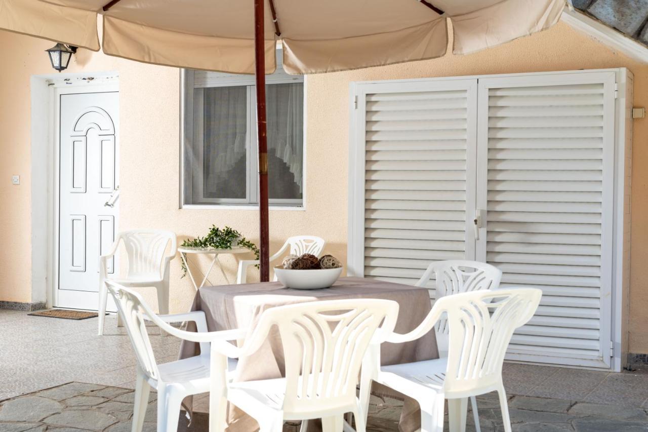 F & B Summer Collection - Paliouri Esterno foto